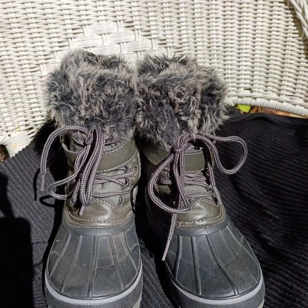 Unbranded Grey and Black Boots